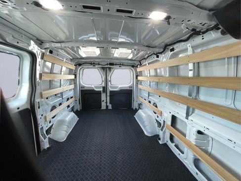 Used 2025 Ford Transit 250 Low Roof w/ Exterior Upgrade Package RWD image 15