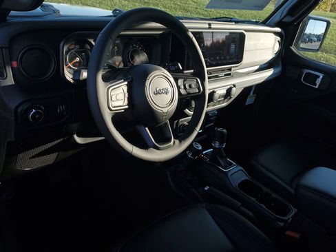 New 2026 Jeep Wrangler Unlimited Rubicon image 18