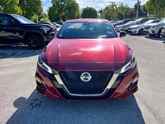 Used 2021 Nissan Altima 2.5 SR FWD image 2