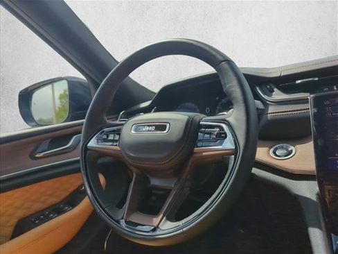 Used 2025 Jeep Grand Cherokee L Summit w/ Obsidian Package image 27