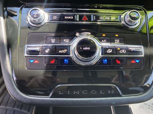 Used 2021 Lincoln Corsair FWD w/ Premium Package image 26
