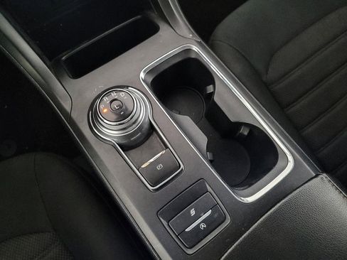 Used 2020 Ford Fusion SE FWD image 26