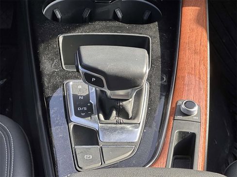 Used 2023 Audi A4 2.0T Premium w/ Convenience Package image 17