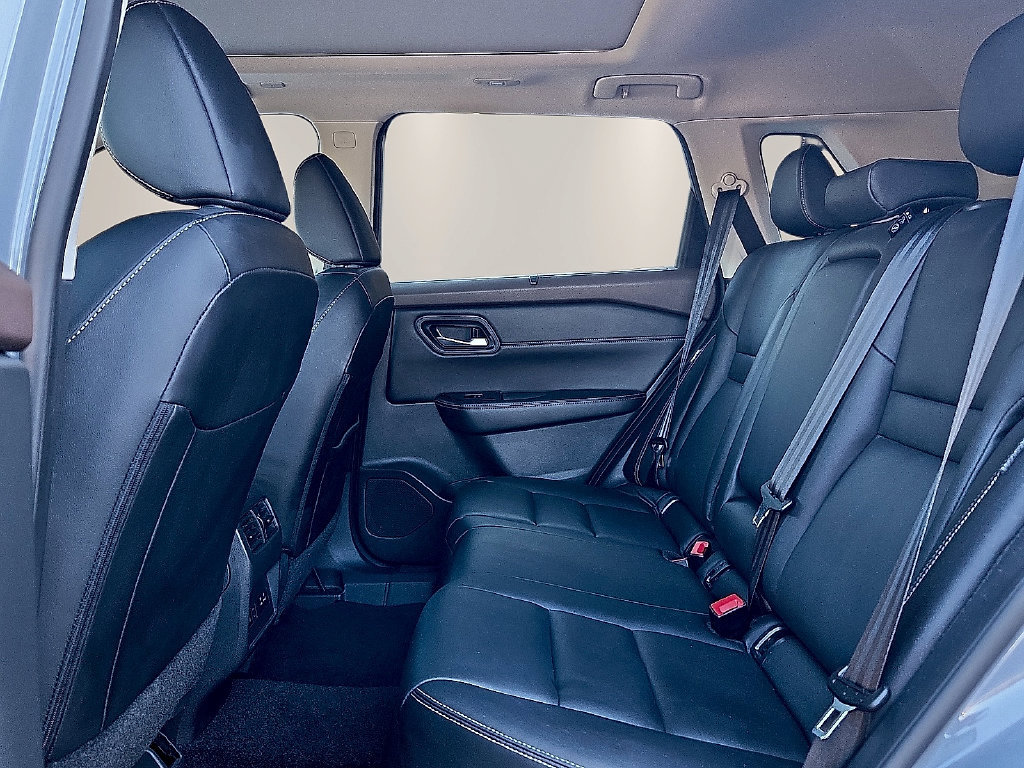Used 2023 Nissan Rogue SL w/ SL Premium Package FWD image 11
