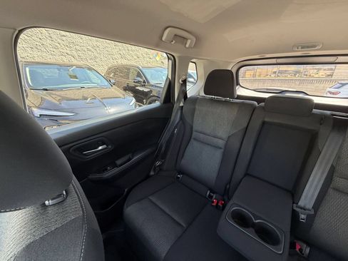 Used 2025 Nissan Rogue SV FWD image 41