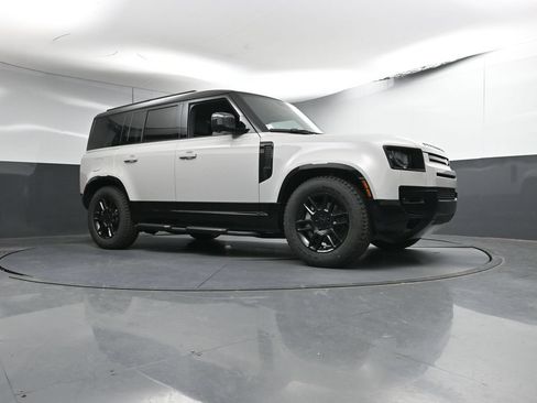 Used 2026 Land Rover Defender 110 X-Dynamic SE AWD/4WD image 27