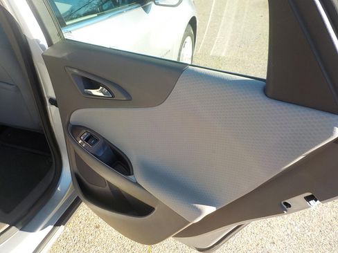 Used 2020 Chevrolet Malibu LS w/ Driver Confidence Package II image 9