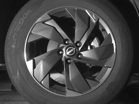 Used 2025 Nissan Rogue SV image 13