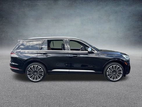 Used 2021 Lincoln Aviator Black Label w/ Dynamic Handling Package image 3