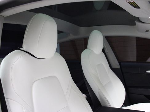 Used 2022 Tesla Model 3 image 29