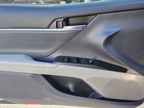 Used 2022 Toyota Camry SE image 29