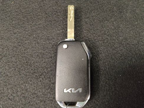 Used 2023 Kia Sorento LX AWD/4WD image 32