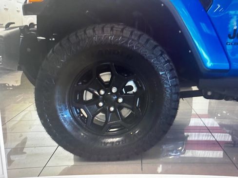 Used 2022 Jeep Gladiator Sport AWD/4WD image 19