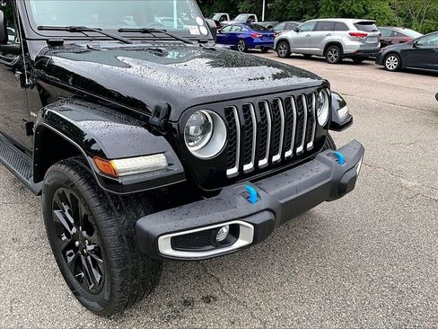 Used 2023 Jeep Wrangler Unlimited Sahara w/ Cold Weather Group AWD/4WD image 8