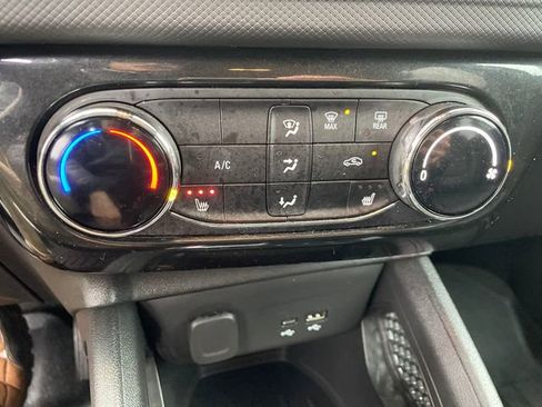 Used 2024 Chevrolet TrailBlazer RS image 34