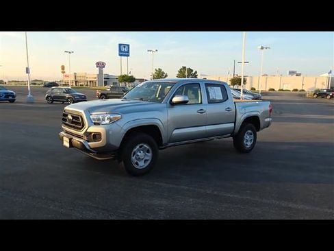 Used 2022 Toyota Tacoma SR image 4