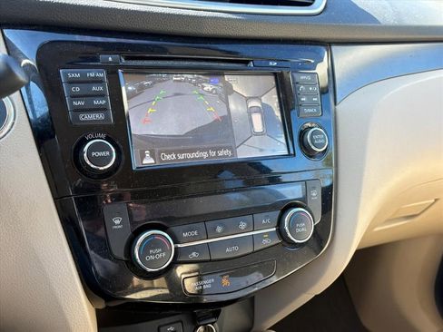 Used 2015 Nissan Rogue SV w/ SV Premium Package image 10