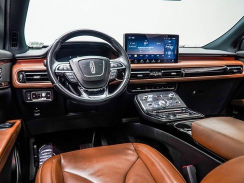 Used 2022 Lincoln Nautilus Reserve image 15