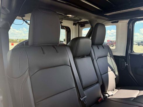 New 2025 Jeep Wrangler Rubicon image 24