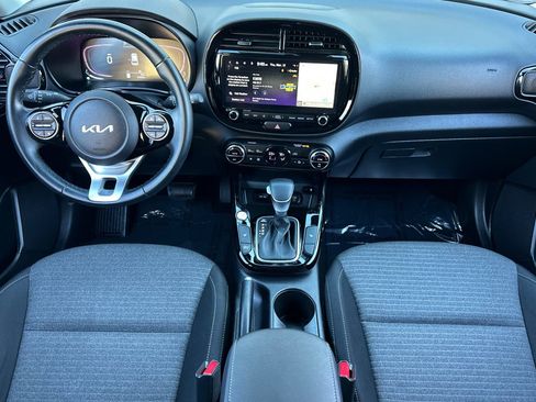 Used 2023 Kia Soul EX image 10