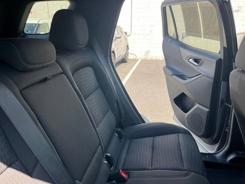 Used 2025 Chevrolet Equinox LT FWD image 37