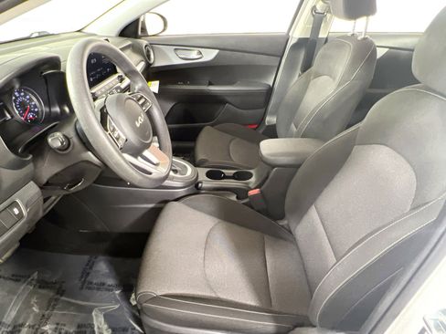 Used 2023 Kia Forte LXS w/ LXS Technology Package image 19