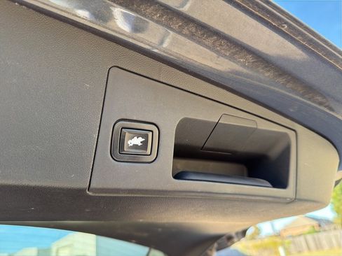 Used 2021 Cadillac XT5 Premium Luxury w/ LPO, Floor Liner Package image 7