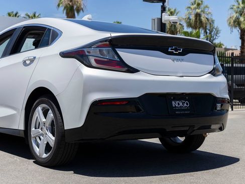 Used 2018 Chevrolet Volt LT FWD image 8