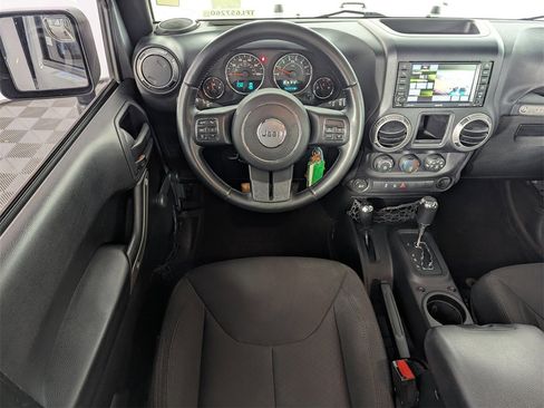 Used 2015 Jeep Wrangler Unlimited Willys image 14
