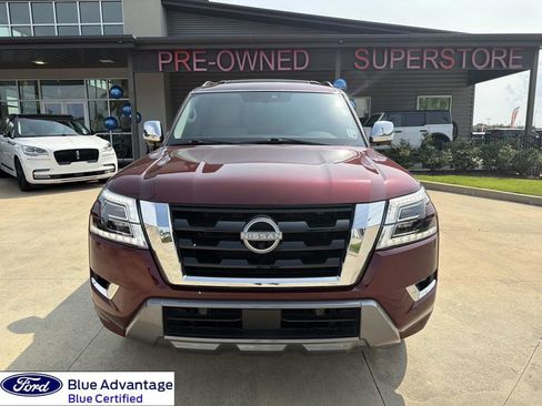 Used 2023 Nissan Armada Platinum w/ Captain's Chairs Package RWD image 2