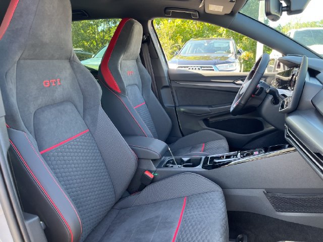 New 2026 Volkswagen GTI SE FWD image 16