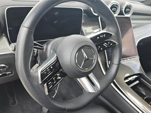 Used 2023 Mercedes-Benz GLC 300 4MATIC w/ Pinnacle Trim Package image 8