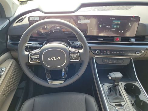 New 2026 Kia Carnival FWD image 18