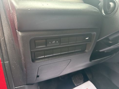 Used 2022 Mitsubishi Outlander SE image 16