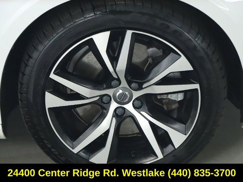 Used 2022 Volvo S60 T8 R-Design Expression AWD/4WD image 10