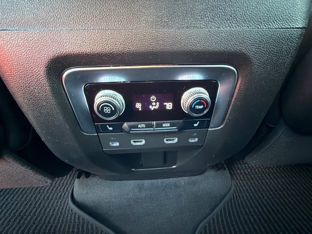 Used 2023 GMC Yukon XL Denali Ultimate AWD/4WD image 22
