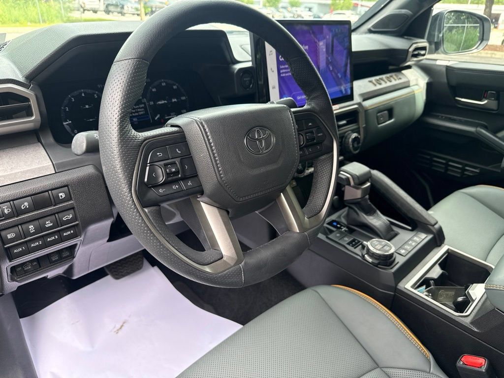Used 2025 Toyota Tacoma 4x4 Double Cab Hybrid image 10