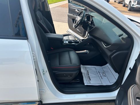 Used 2022 Buick Envision Essence w/ Technology Package II AWD/4WD image 31