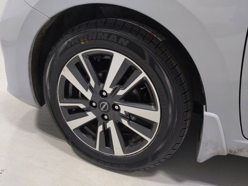 Used 2024 Nissan Versa SV w/ Trunk Package image 31