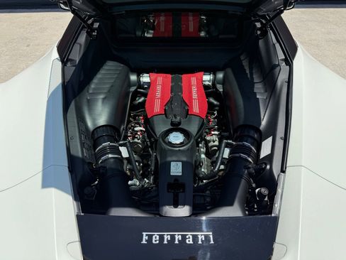 Used 2016 Ferrari 488 GTB RWD image 39