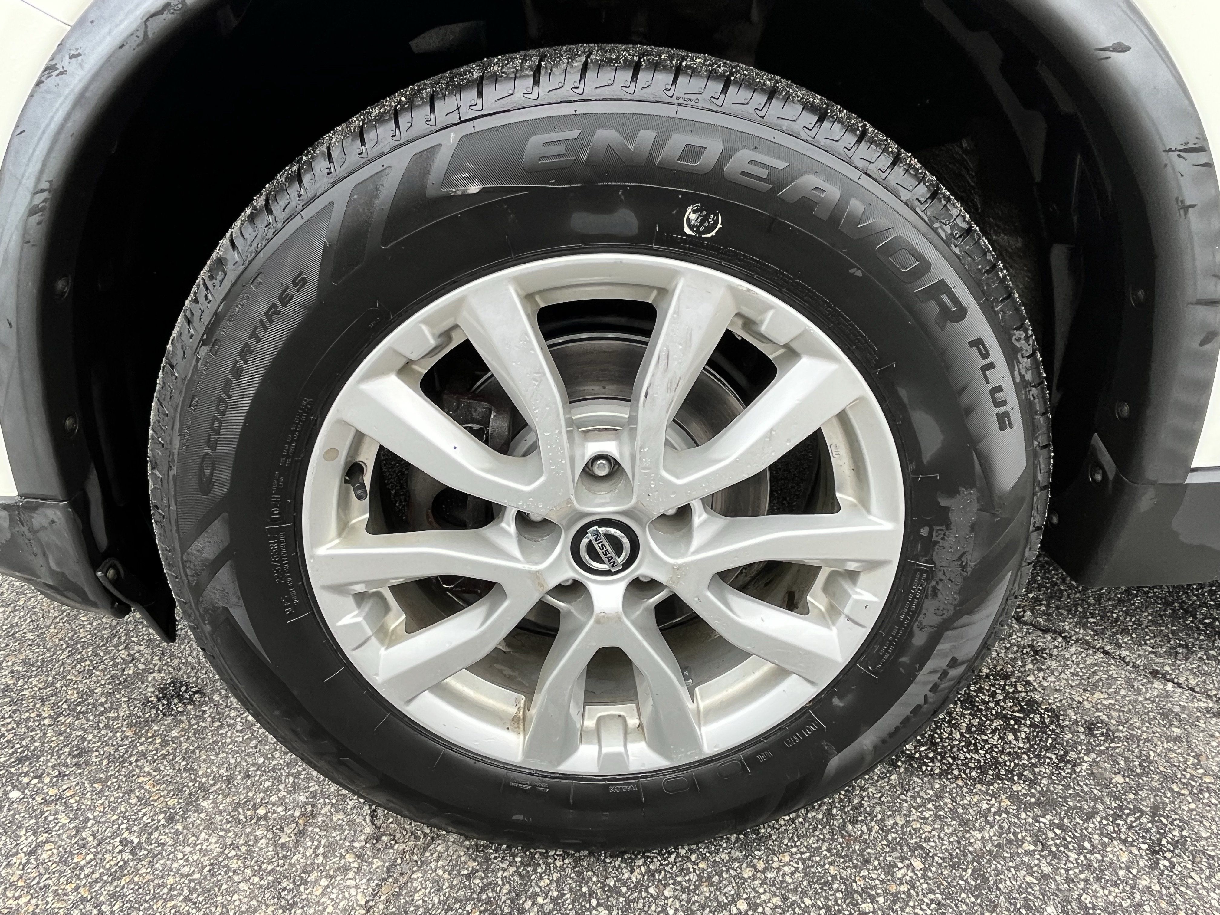 Used 2019 Nissan Rogue SV AWD/4WD image 14
