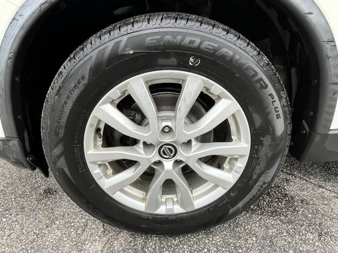 Used 2019 Nissan Rogue SV AWD/4WD image 14