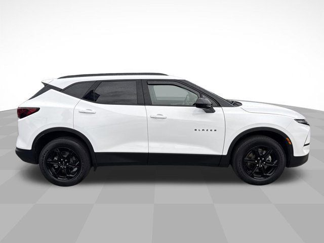 Certified 2024 Chevrolet Blazer LT w/ Midnight/Sport Edition FWD image 4