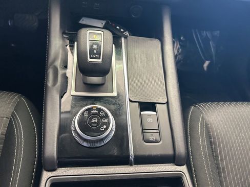 Used 2022 Mitsubishi Outlander ES image 43