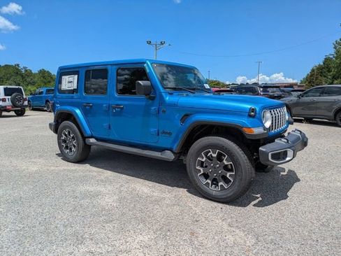 New 2025 Jeep Wrangler Sahara image 34