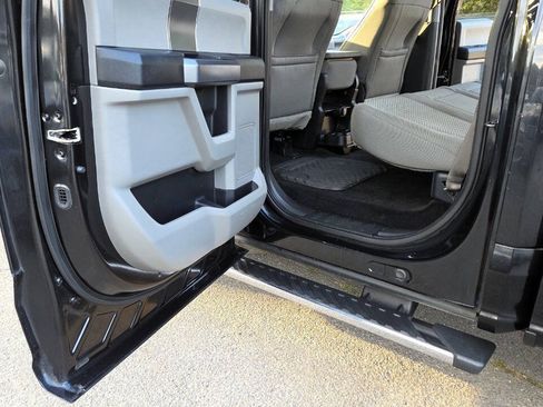 Used 2015 Ford F150 XLT w/ Equipment Group 302A Luxury AWD/4WD image 31