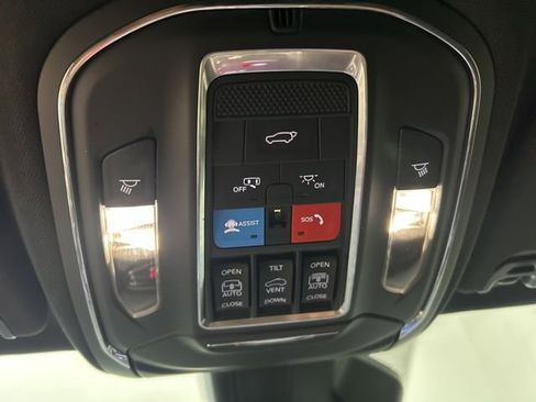 Used 2023 Jeep Wagoneer Series II w/ Convenience Group I image 16