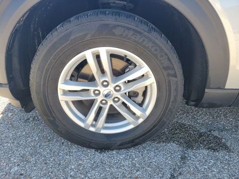 Used 2024 Ford Explorer XLT w/ Equipment Group 202A AWD/4WD image 26