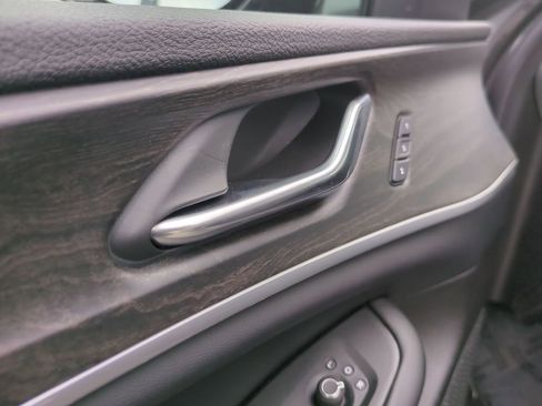 New 2026 Jeep Grand Cherokee L Limited w/ Luxury Tech Group II image 12