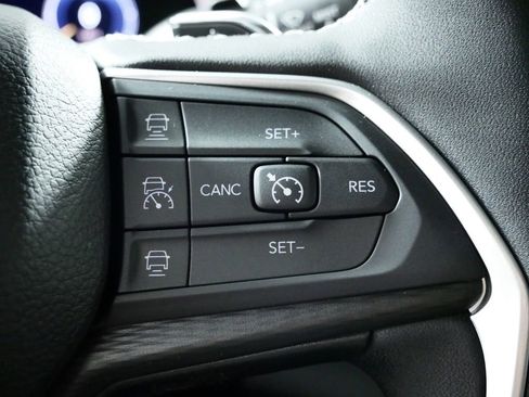 New 2025 Jeep Grand Cherokee L Altitude AWD/4WD image 36